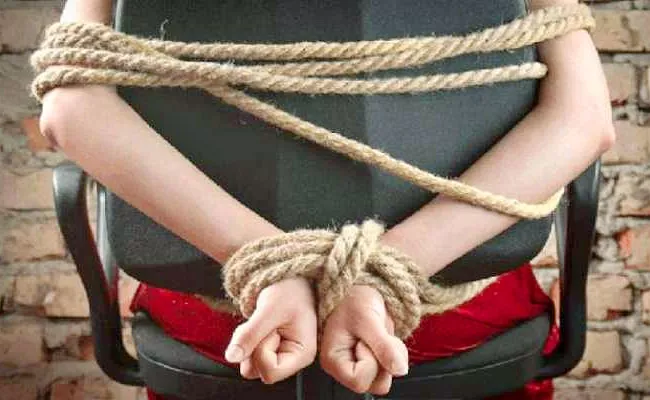 Chennai: Police Arrest Youth For Harassing Teen Girl In Lodge - Sakshi