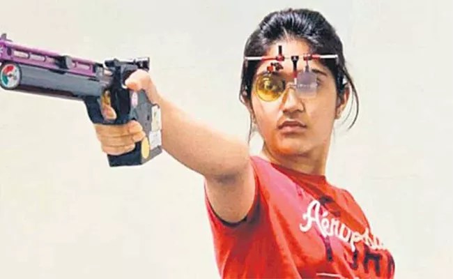 Telangana Esha Singh Wins Gold In National Shooting Trials - Sakshi