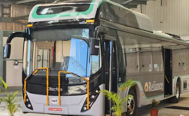 Hydrogen Powered Bus Soon On The Roads Of India - Sakshi