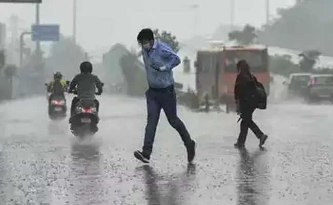 Heavy rain with gusty winds in Hyderabad Updates - Sakshi