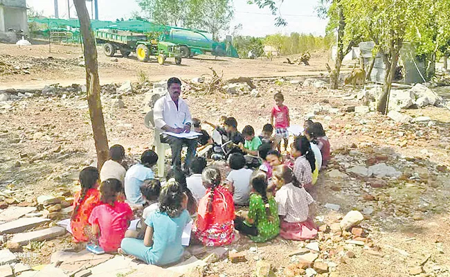 Specialists who require special attention on primary education - Sakshi