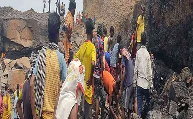 Illegal Coal Mine Collapse Jharkhand Dhanbad Updates - Sakshi