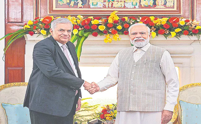 PM Narendra Modi talks to Sri Lankan President on economic cooperation, connectivity - Sakshi