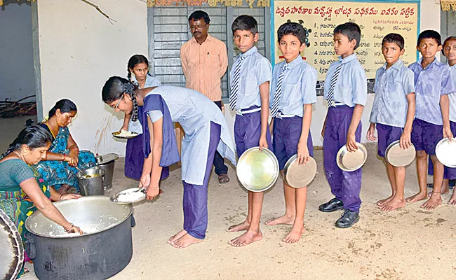 Increase in diet charges in gurukula educational institutions - Sakshi