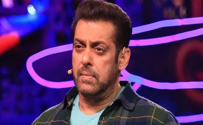 Salman Khan Recalls Cleaning Toilets In Jail During Bigg Boss OTT 2 Finale - Sakshi