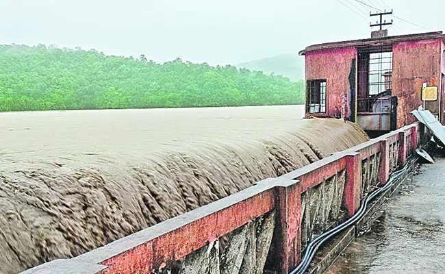  Water Level Reaches Danger Level at Kadem Project - Sakshi