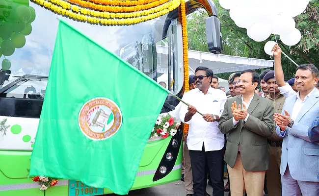 25 AC Electric TSRTC Buses Started In Gachibowli, Hyderabad - Sakshi
