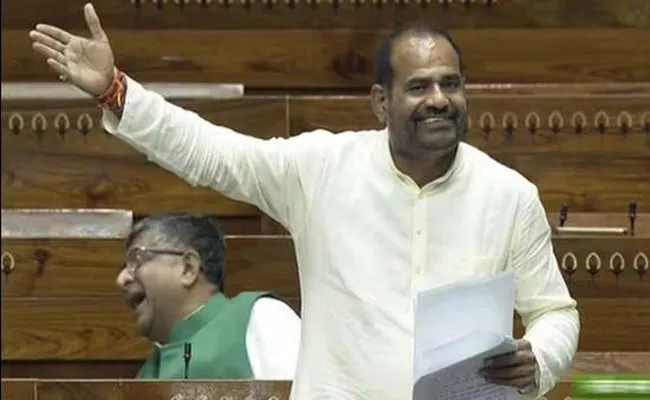  BJP MP Ramesh Bidhuri Uses Slurs Against BSP MP Danish Ali In Lok Sabha - Sakshi