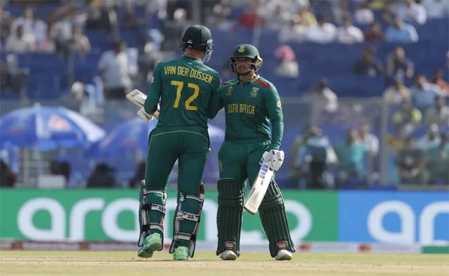 CWC 2023 SA V SL: De Kock Hit 200th Individual Century By A Wicket Keeper And Dussen Hit 200th Individual Century In WCs - Sakshi