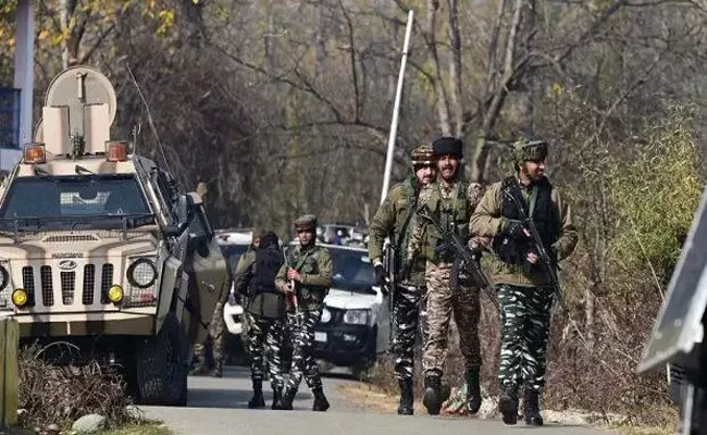 Army officers killed amid encounter in Jammu and Kashmir Rajouri Dist - Sakshi
