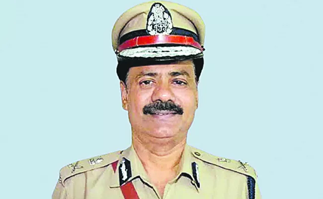 Kothakota Srinivas Reddy is New Hyderabad Commissioner of Police - Sakshi