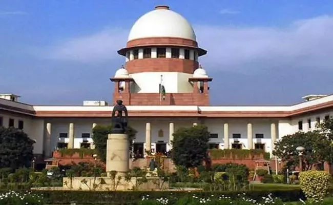 SC refers to 5-judge bench plea for reconsideration of 2018 verdict on grant of stay by courts - Sakshi