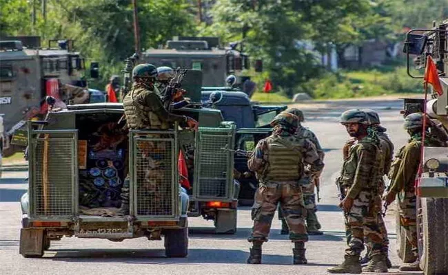 35 Soldiers Martyred in Jammu Kashmir - Sakshi