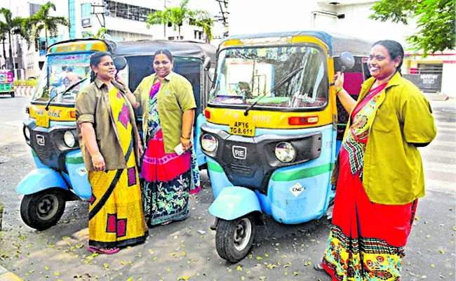 Mahilashakti Autos for poor women - Sakshi