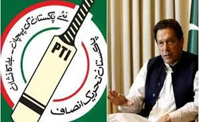 Pakistan court restores ex-PM Imran Khan cricket bat election symbol - Sakshi
