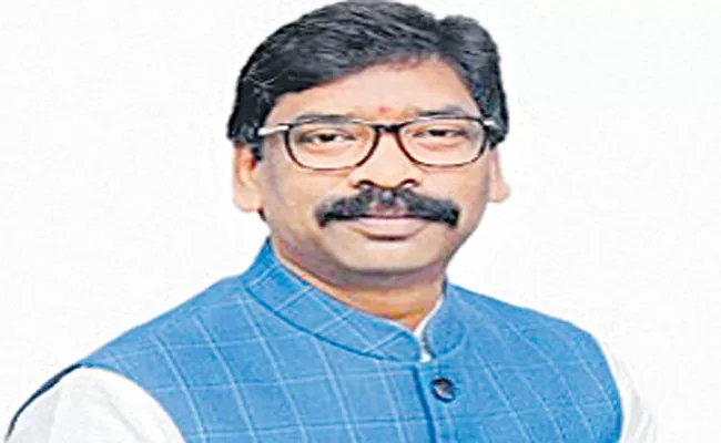 ED questions Jharkhand Chief Minister Hemant Soren for over 8 hours - Sakshi