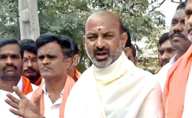 Bandi sanjay Slams Congress Rahul Gandhi For Not attending Ram Temple Inauguration - Sakshi