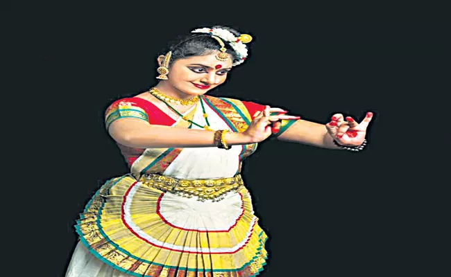Methil Devika Crossover: amalgamates Indian Sign Language with hastha mudras of Indian classical dance  - Sakshi
