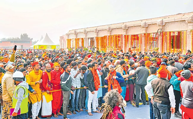 Ayodhya Ram temple: Devotees queue up in droves as Ayodhya Ram temple opens doors for public - Sakshi