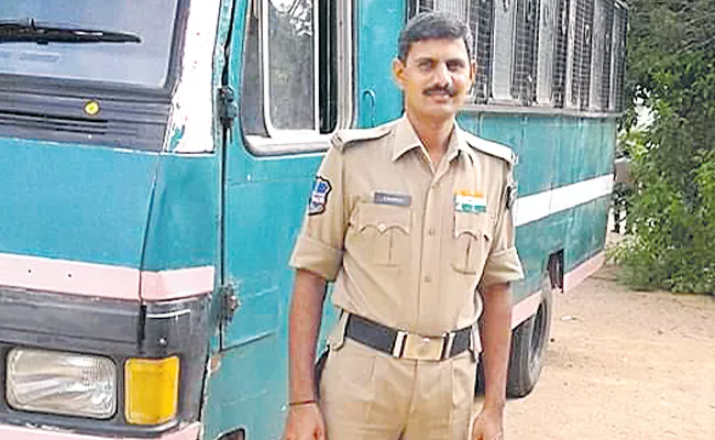 AR constable committed suicide due to family quarrel - Sakshi