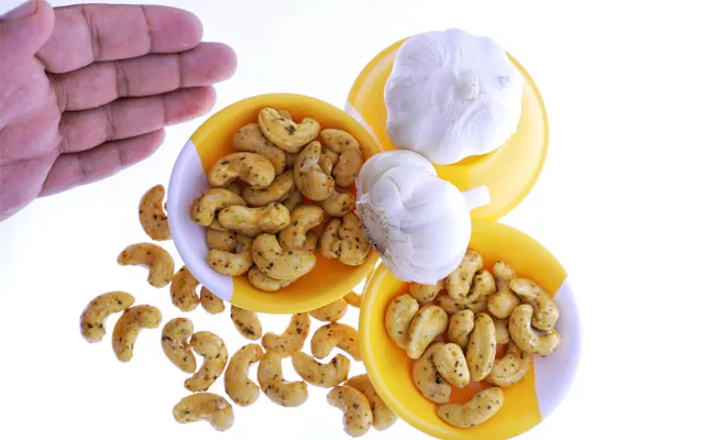 Garlic is Giving Competition to Cashew Nuts - Sakshi