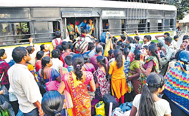 65 lakh people travel in buses on February 12: Telangana - Sakshi