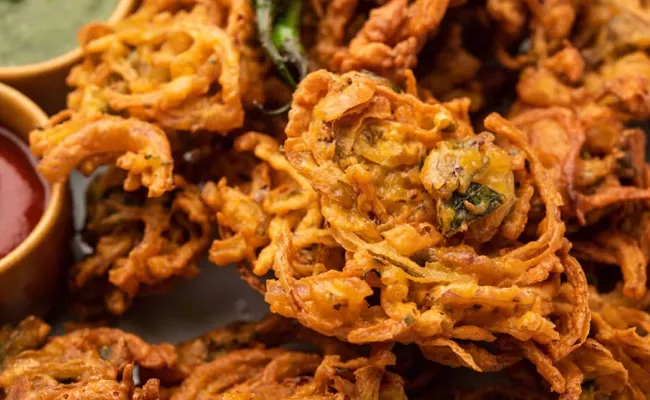 check these amazing tips for crispy pakodas - Sakshi
