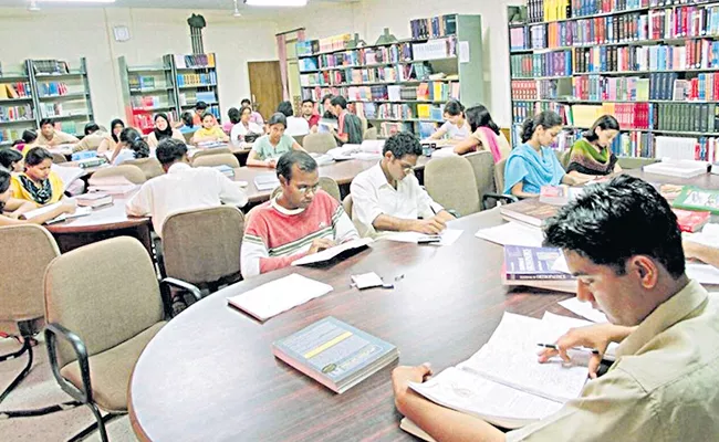 AP High Court orders to change AP DSC exam schedule - Sakshi