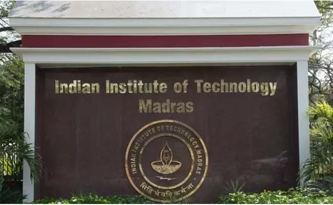 Iit Madras Popularising Science In Government School Students - Sakshi