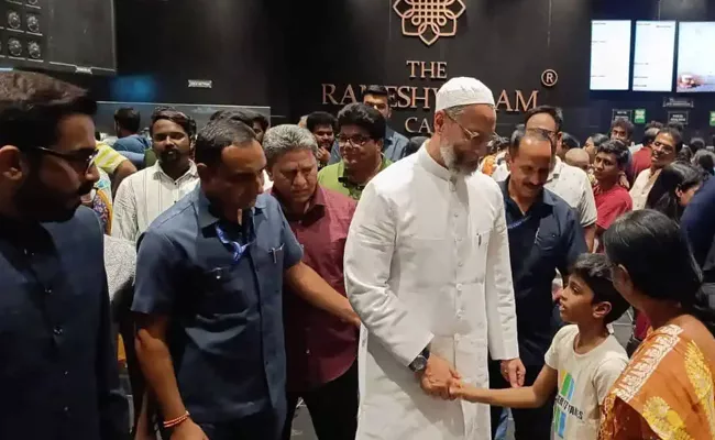 Asaduddin Owaisi Visits Rameshwaram Cafe in Hyderabad - Sakshi