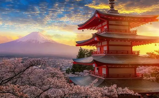 Japan begins issuing eVisas for Indian tourists - Sakshi