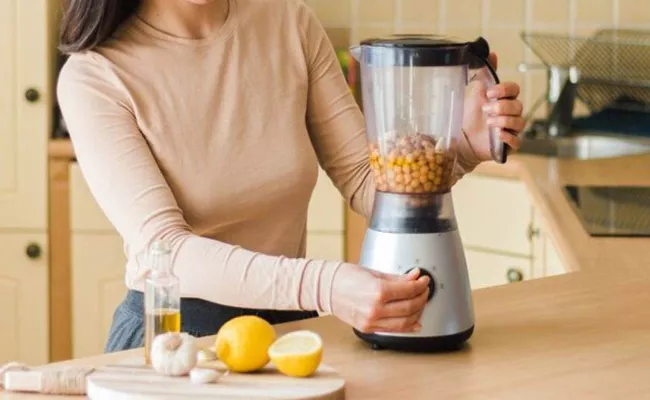 Amazing tips to clean the mixer grinder and shine like new - Sakshi