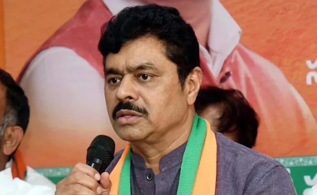 AP Police Issued 41A Notices To BJP CM Ramesh - Sakshi
