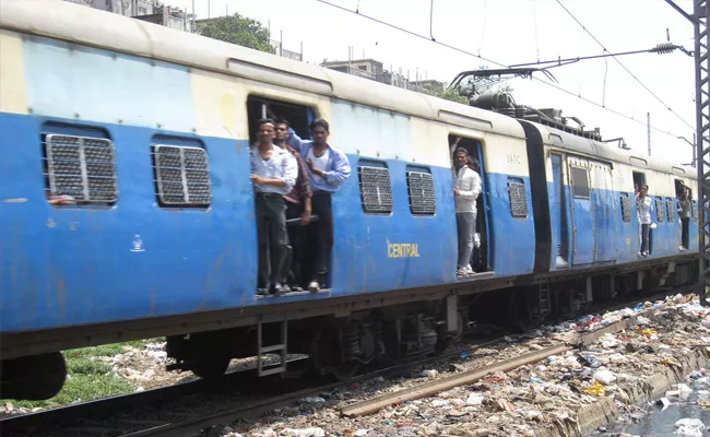 Train services on the Central Railway corridor disrupted due to signal failure For hour