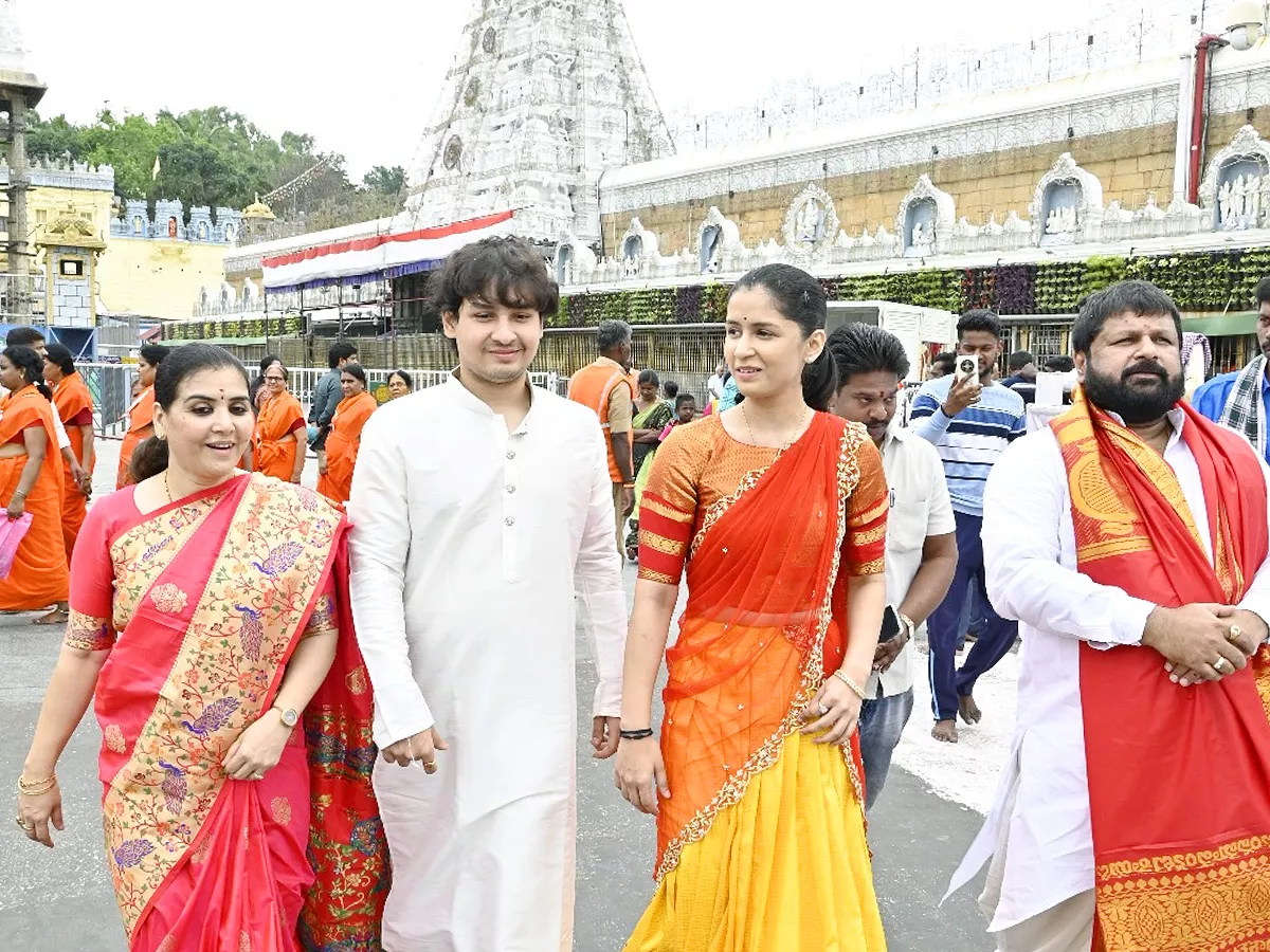 Naina Jaiswal Visits Tirumala with Family Photos